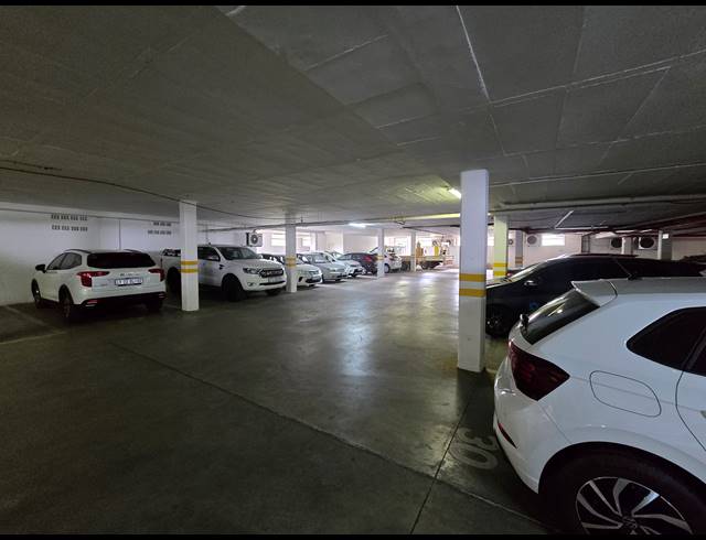 4,076M² OFFICE FOR SALE IN BRYANSTON
